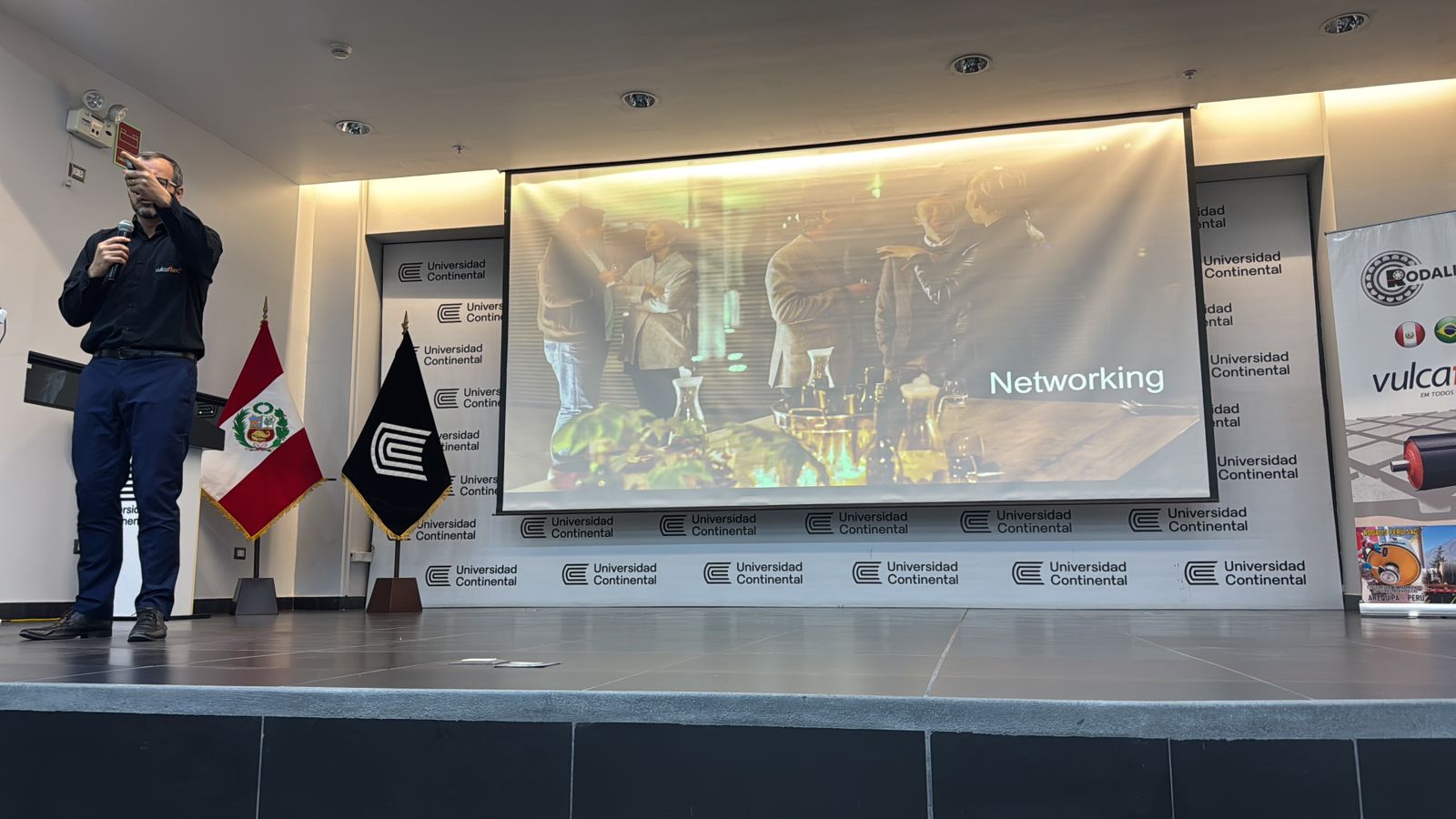 Universidad Continental.jpg