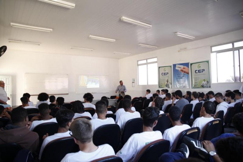 Escola Criciúma.jpg